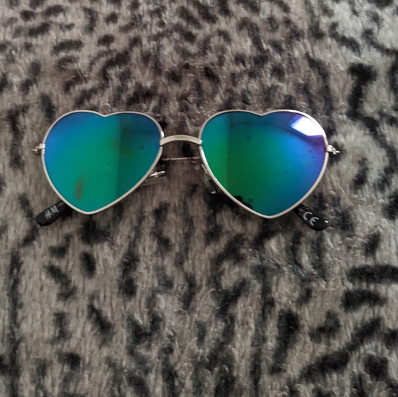Sunglasses - Picture 2 of 7